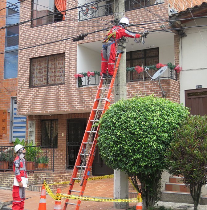 La empresa de comunicaciones emitió un comunicado lamentando lo ocurrido con el empleado y mencionando que se trabaja bajo el marco legal y de seguridad en todo momento.