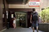 Cifra de desempleados en España supera por primera vez los cinco millones