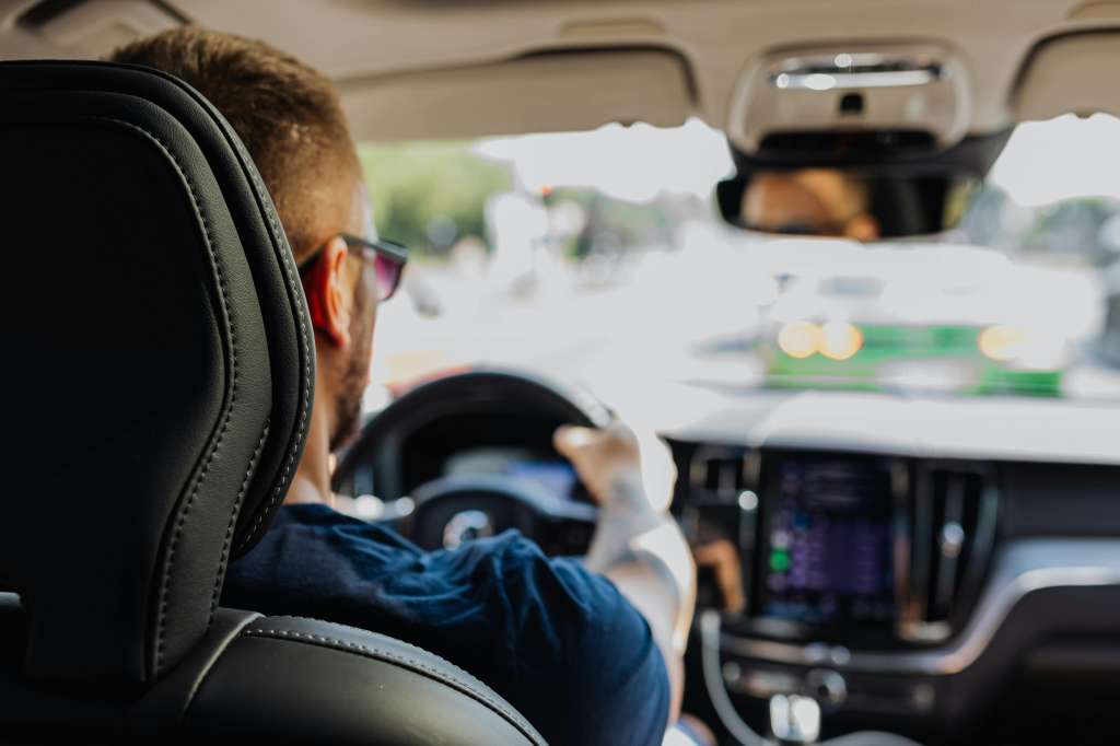 ¿A qué velocidad se gasta menos gasolina en un carro?