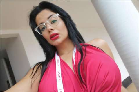 La crisis depresiva de la actriz porno Amaranta Hank