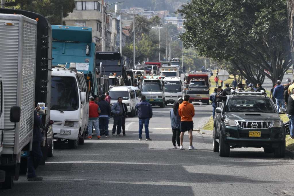 A raíz de las afectaciones en la movilidad, el Distrito anunció que sus funcionarios tendrían teletrabajo. Varias universidades privadas tomaron la misma medida.
