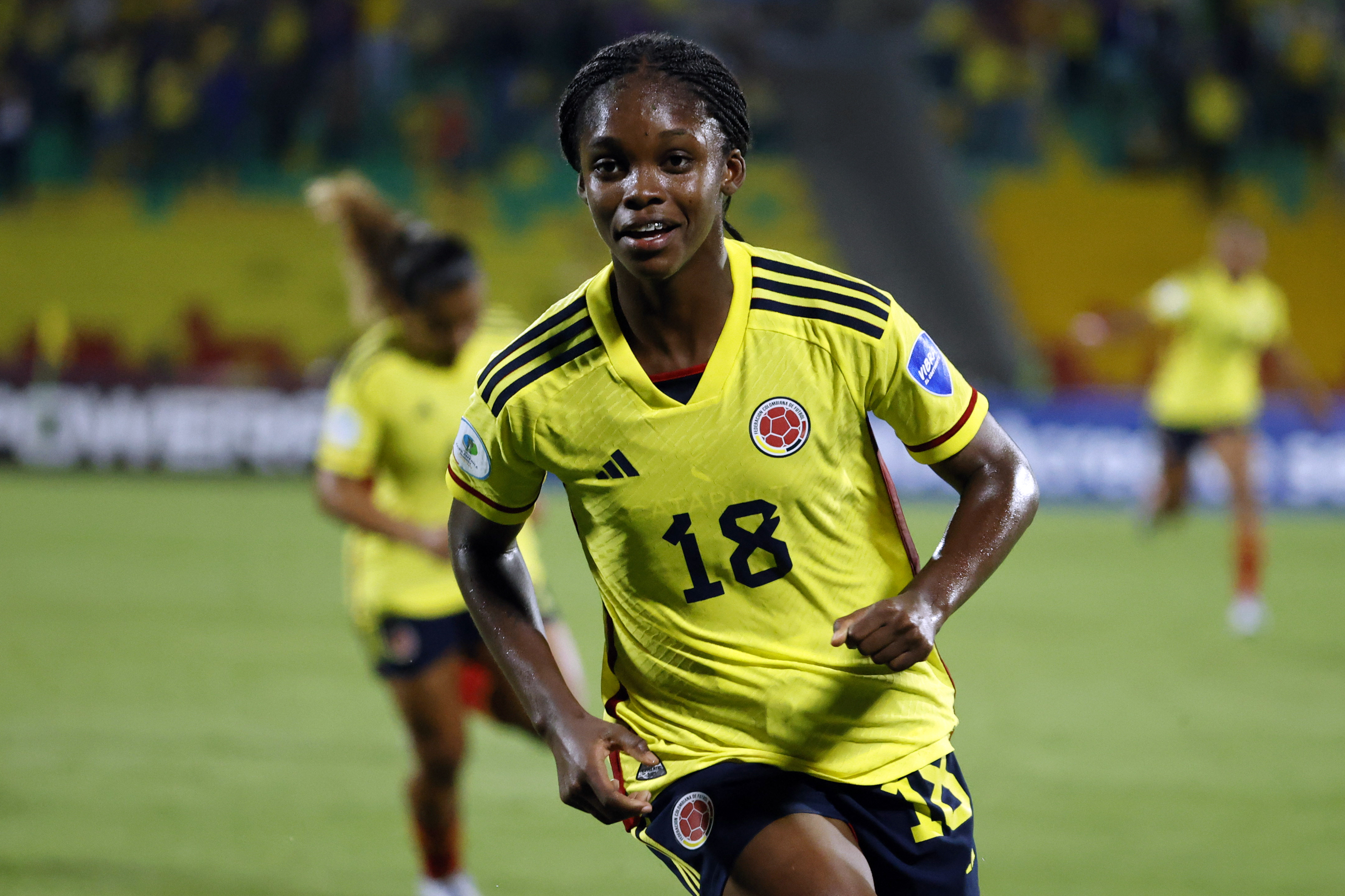 AMDEP4966. BUCARAMANGA (COLOMBIA), 25/07/2022.- Linda Caicedo de Colombia celebra un gol hoy, en un partido de la semifinal de la Copa América Femenina entre Colombia y Argentina en el estadio Alfonso López en Bucaramanga (Colombia). EFE/ Mauricio Dueñas Castañeda
