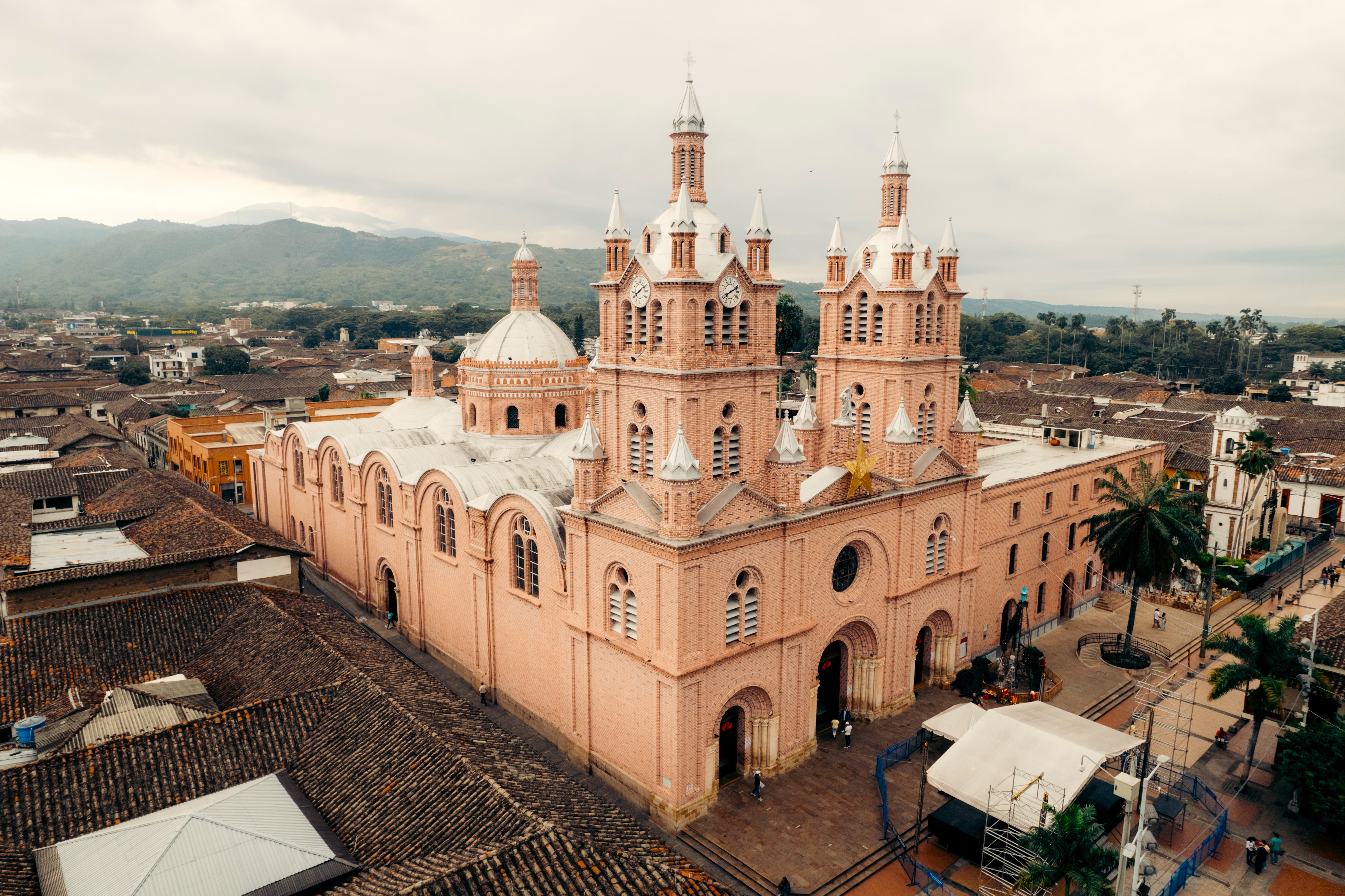 Buga está en la Red Mundial de Destinos de Turismo Religioso.