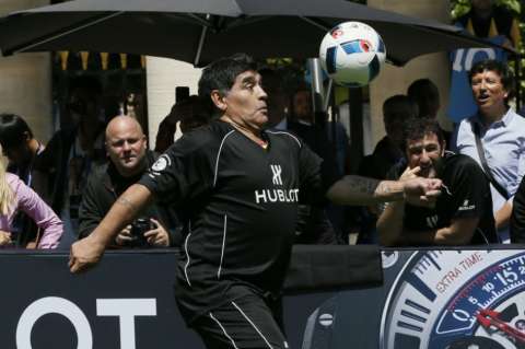"Messi no tiene la personalidad para ser líder": Diego Maradona