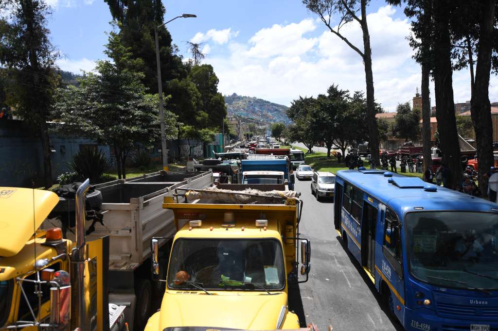 Bloqueo de camioneros por restricciones debido al medio ambiente