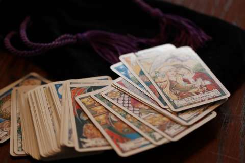 ¿Qué es la astrología védica? Así puedes comprender tu karma con el Jyotish indio