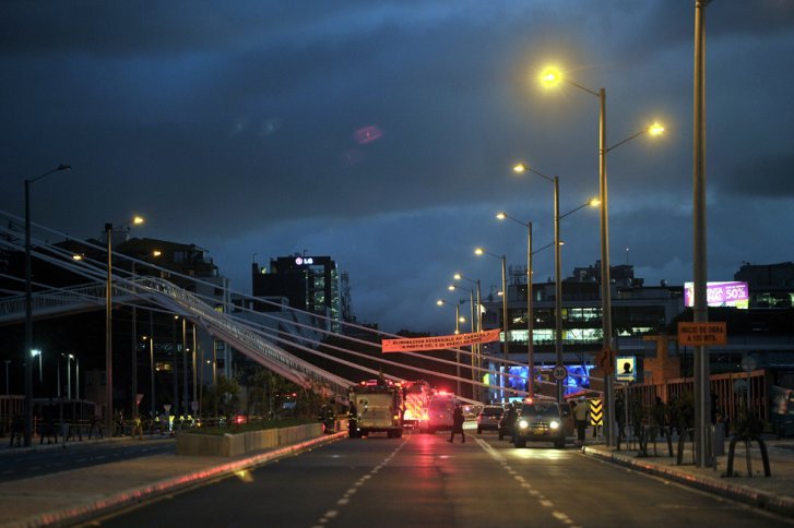Detalles del contrato de construcción del puente que colapsó