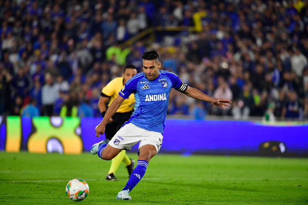 Jugador de Millonarios durante el compromiso ante La Equidad por la fecha tres de la Liga BetPlay Dimayor en el Estadio El Campin de Bogotá