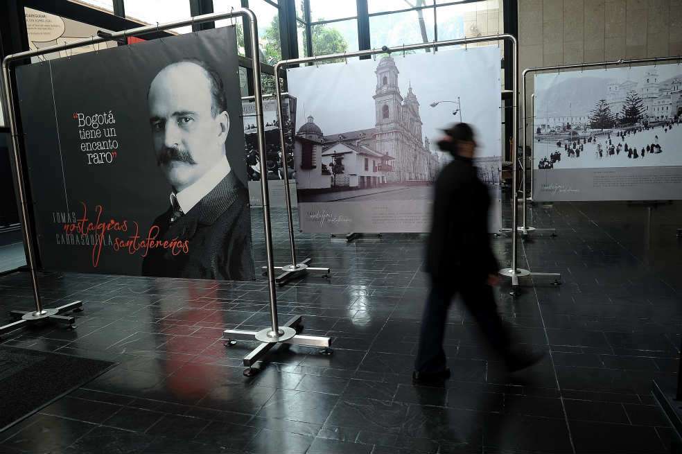 La muestra recibe, en el primer piso, a los visitantes del Archivo de Bogotá, ubicado en el centro de la ciudad. / Óscar Pérez - El Espectador
