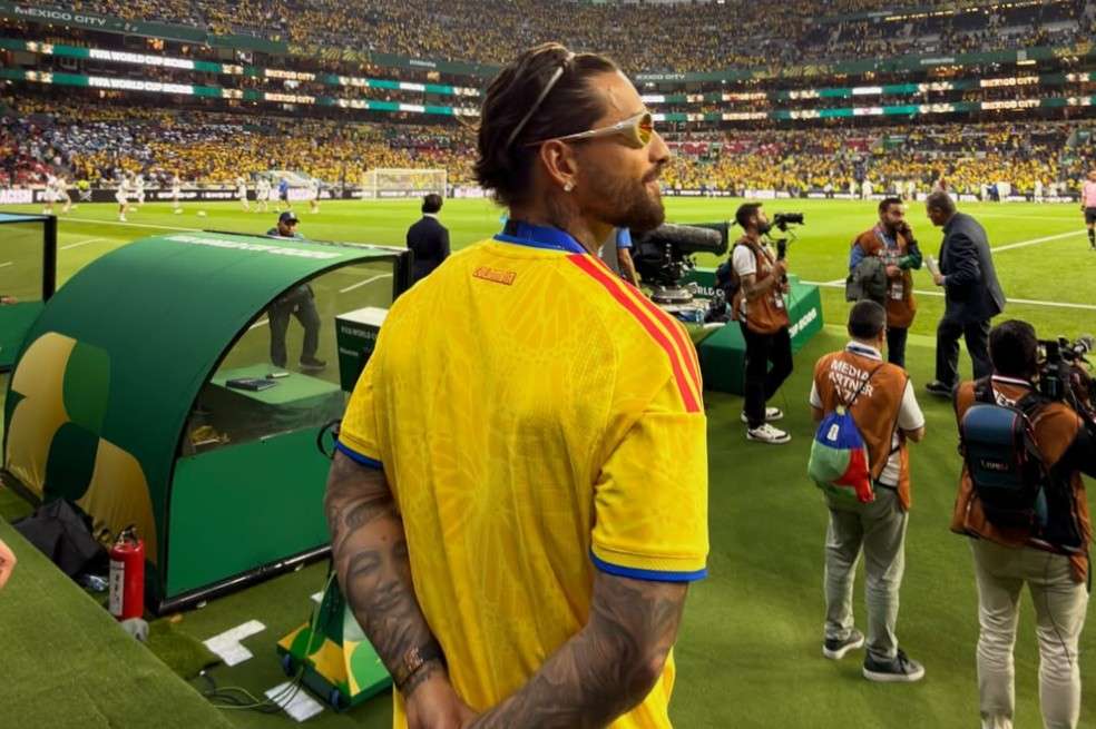 El cantante colombiano tuvo la oportunidad de compartir con varios jugadores de la Selección Colombia. Las imágenes se hicieron virales en las redes sociales.