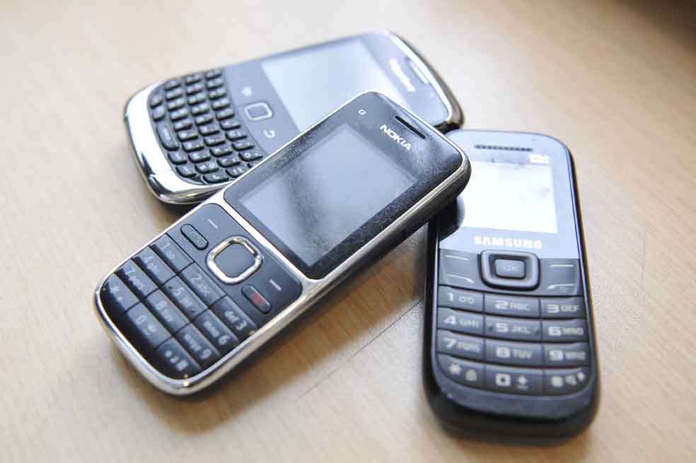 La tecnología 2G permitió masificar servicios como la mensajería de texto (SMS), además de los de voz. / Archivo El Espectador