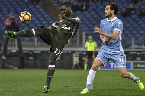 Sin Bacca pero con Zapata, Milan igualó con Lazio en la Serie A