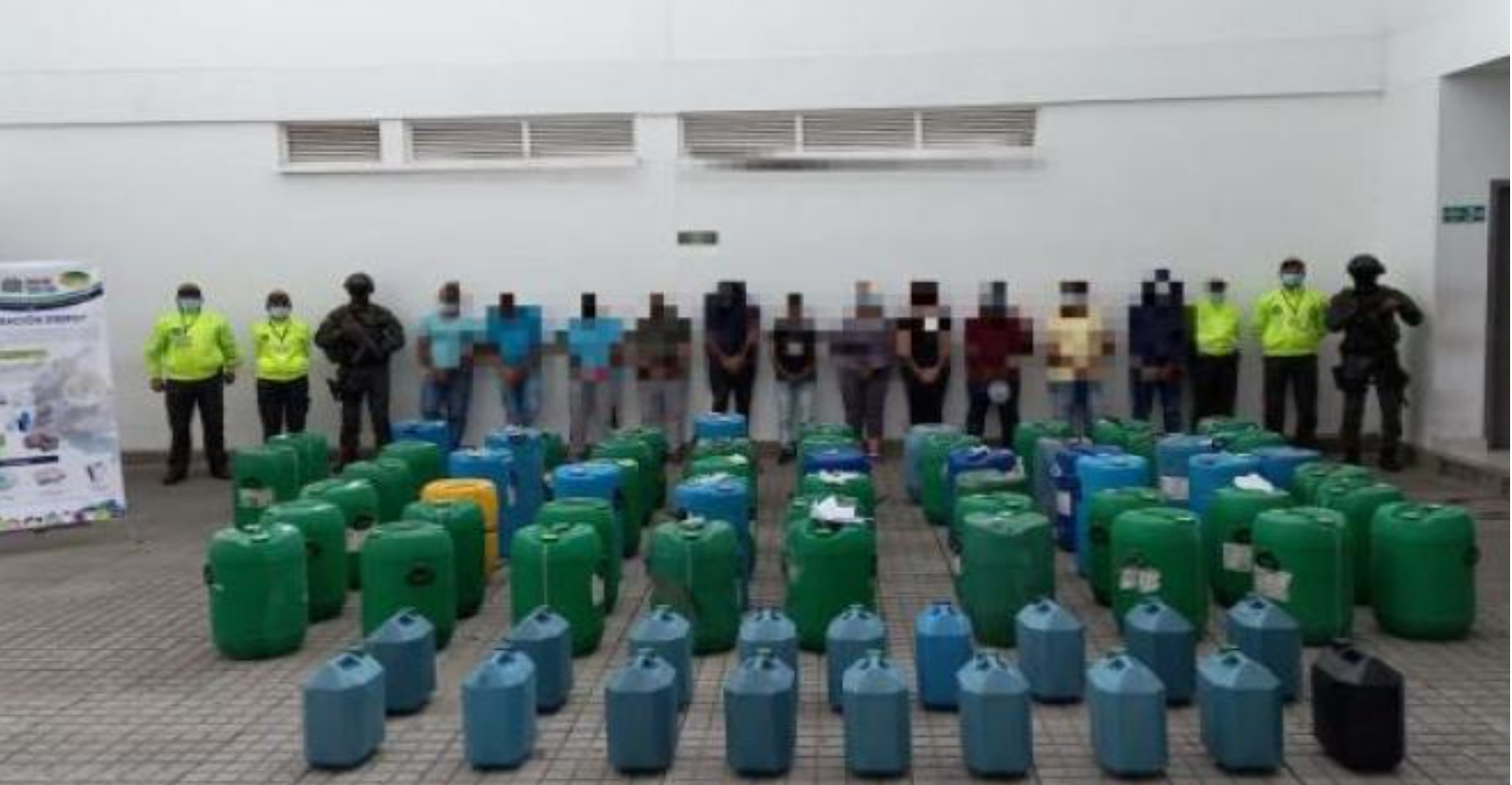 Incautan camión con 1.010 galones de químicos para producir cocaína en Bogotá