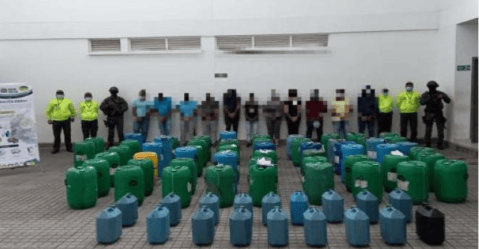 Incautan camión con más de mil galones de químicos para producir cocaína en Bogotá