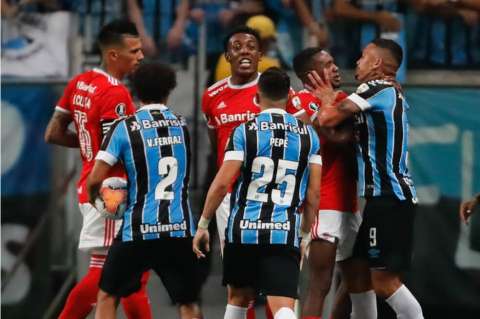 Gremio e Inter empatan 0-0 en un clásico que tuvo ocho expulsados