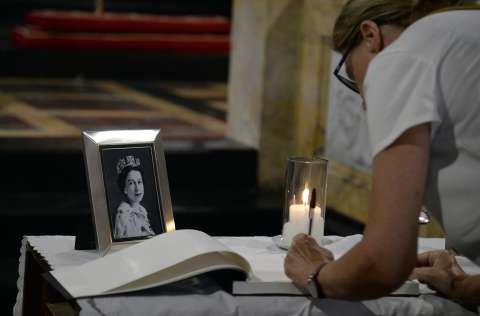 Las últimas horas de la reina Isabel II: no todos pudieron despedirse de ella
