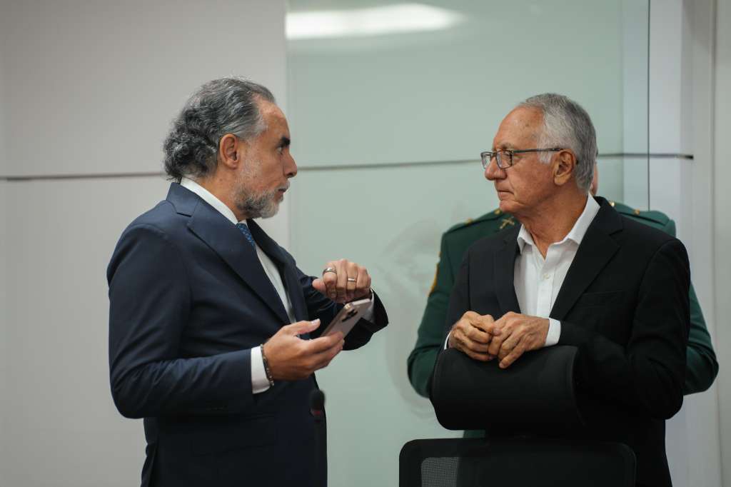 Ministros del Interior designado, Armando Benedetti, y de Salud, Guillermo Alfonso Jaramillo.