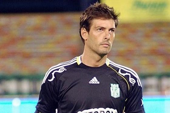 El arquero argentino Gastón Pezzuti.