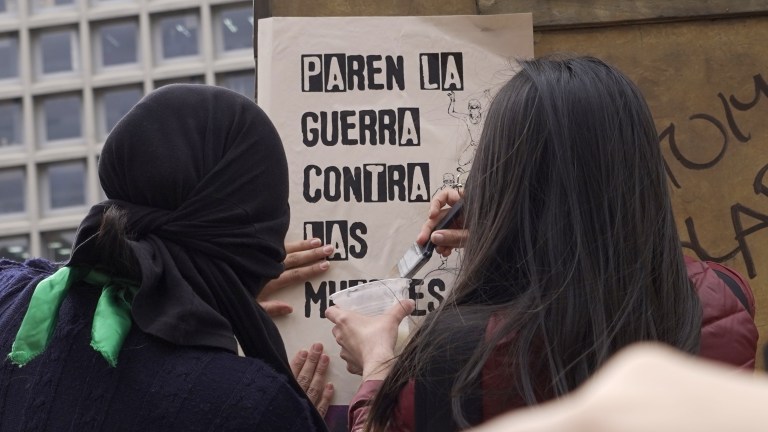 Los carteles también fueron protagonistas en la marcha del 8M