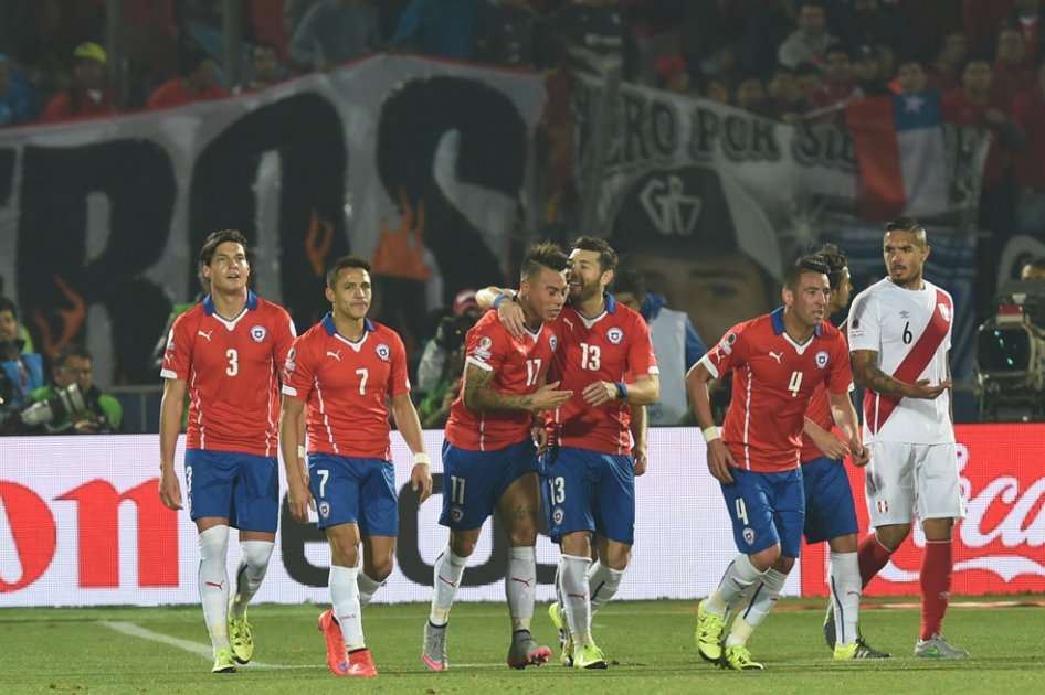 Eduardo Vargas fue la figura del partido semifinal / Foto: AFP