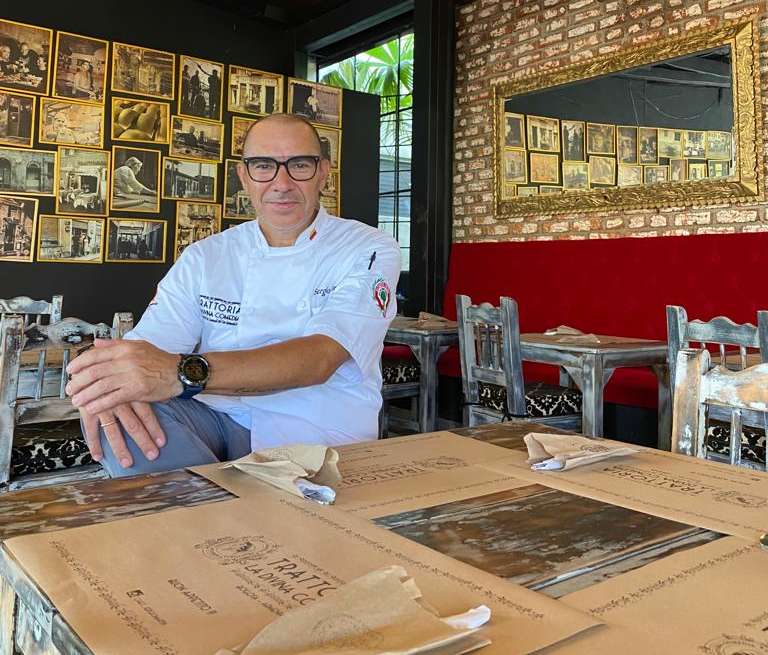 Sergio Martin, nacido en Cúcuta, pero de origen italiano, descubrió que lo suyo no iba a ser el automovilismo, sino la cocina, como lo había sido para su padre, su tío y sus abuelas.