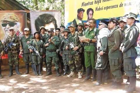 Entre disidentes de la paz y reincidentes de la guerra