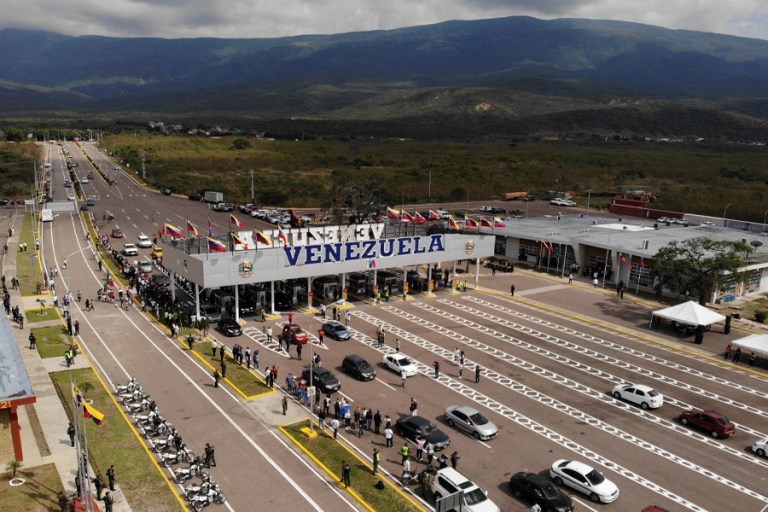 Venezuela y Colombia firman acuerdo para promover las inversiones bilaterales