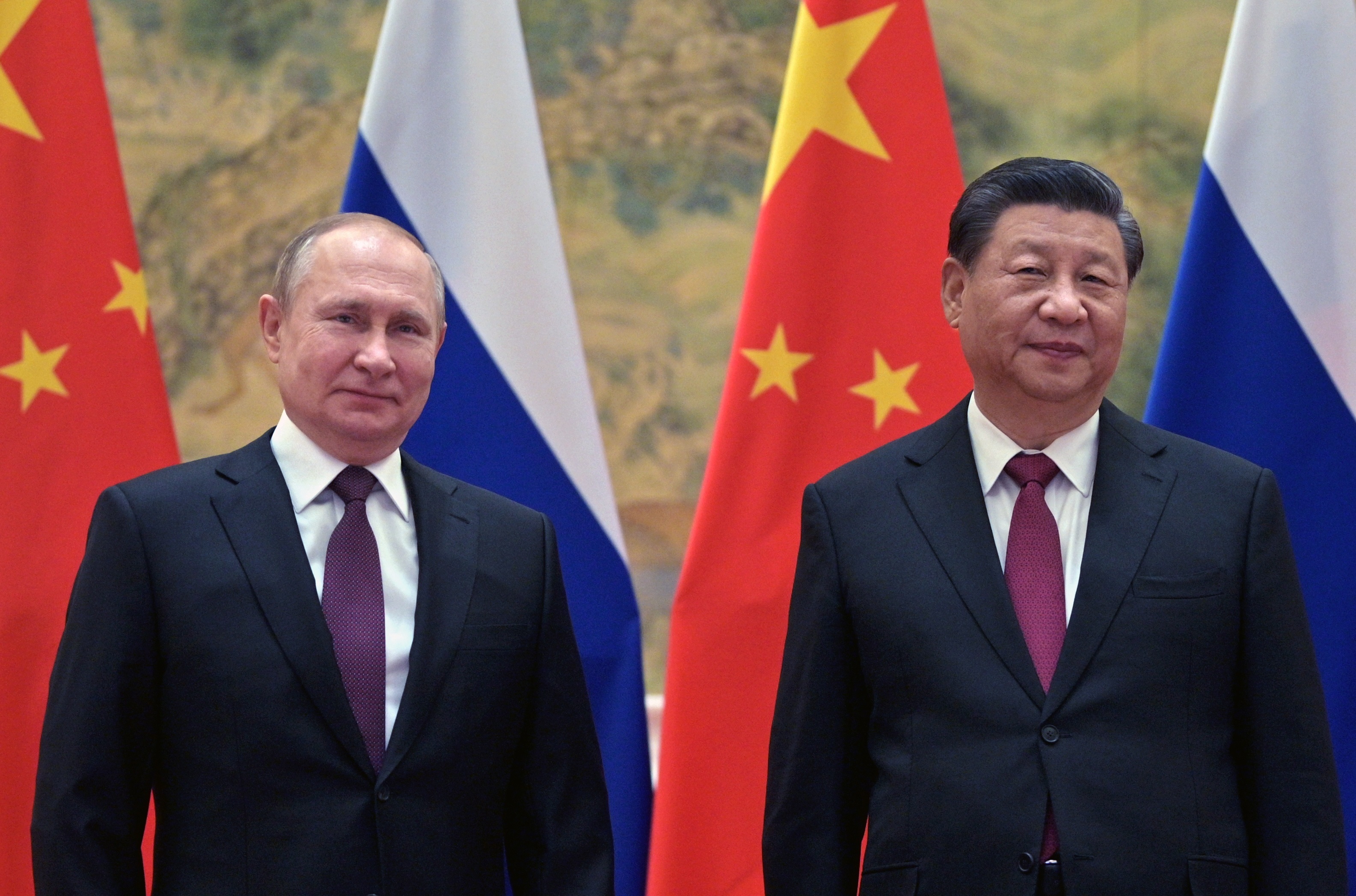 Beijing (China), 04/02/2022.- Russian President Vladimir Putin (L) and Chinese President Xi Jinping (R) pose for a picture during their meeting in Beijing, China, 04 February 2022. Putin arrived in China on the day of the Beijing 2022 Winter Olympic Games opening ceremony. (Abierto, Rusia) EFE/EPA/ALEXEI DRUZHININ / KREMLIN / SPUTNIK / POOL MANDATORY CREDIT
