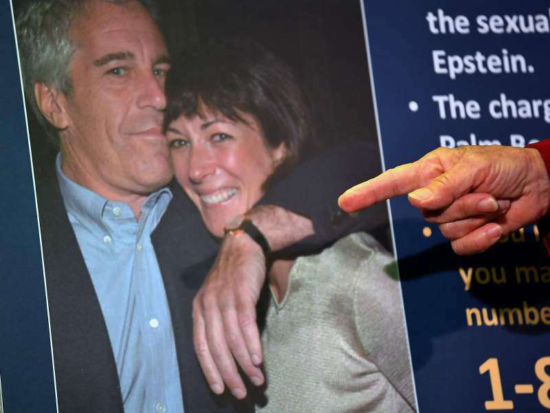 Migración Colombia también deberá entregar información sobre los movimientos de Ghislaine Maxwell, expareja de Epstein.