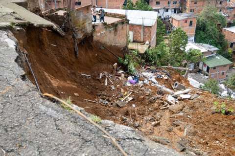 Aumentaron a 53 las viviendas evacuadas en Villatina: esto dicen los habitantes