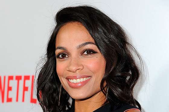 Rosario Dawson es recordada por encarnar a Claire Temple en la serie "Daredevil". / Archivo AFP