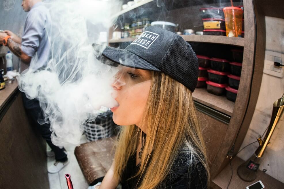 Los cigarrillos electrónicos siguen siendo cuestionados por sus efectos en la salud.  / Pixabay