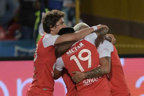 Santa Fe goleó a Millonarios y clasificó a los playoffs por el empate de Nacional