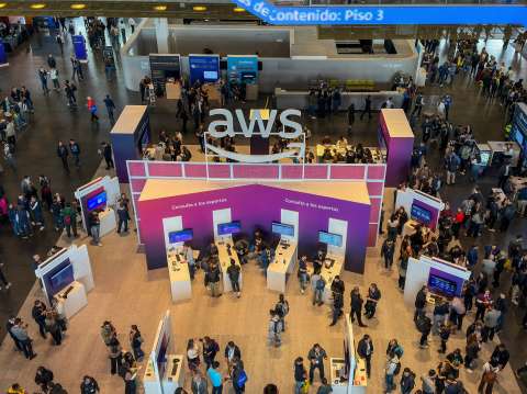 AWS se cayó: qué es y por qué su falla afectó bancos como Nequi y Bancolombia