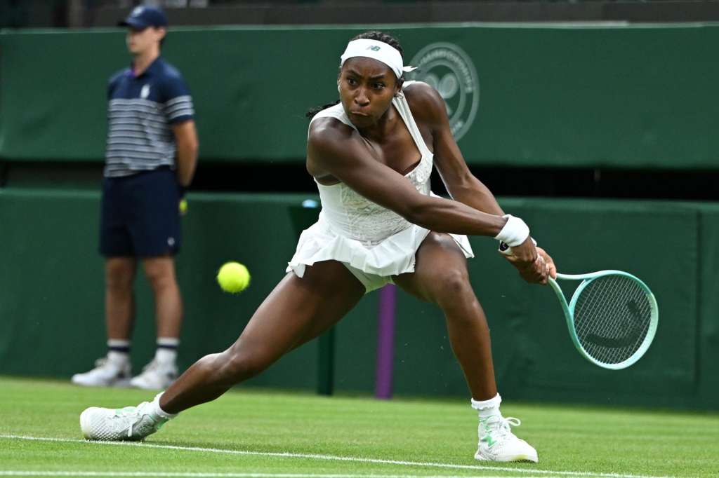 Wimbledon (United Kingdom), 01/07/2025.- Coco Gauff of the USA in action during the Women's 1st round match against Dayana Yastremska of Ukraine at the Wimbledon Championships, Wimbledon, Britain, 01 July 2025. (Tenis, Ucrania, Reino Unido) EFE/EPA/DANIEL HAMBURY EDITORIAL USE ONLY