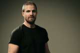 Stephen Amell, en la piel de un luchador profesional
