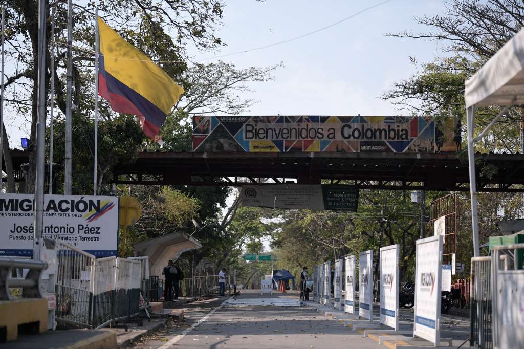 Migración de ciudadanos venezolanos por el Puente Internacional José Antonio Páez, punto fronterizo sobre el río Arauca que comunica a las poblaciones de El Amparo en Venezuela y Arauca en Colombia.