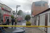 Casa de tres pisos se incendió en Puente Aranda: Bomberos atienden la emergencia