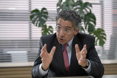 Enrique Gómez Martínez y sus acusaciones de veto en los debates presidenciales
