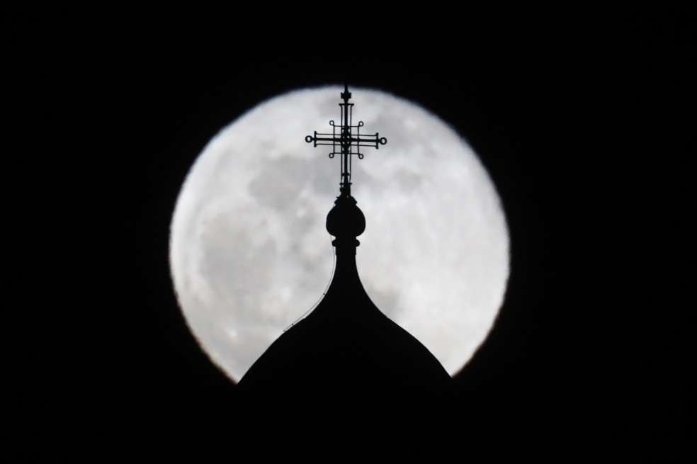 Foto de cómo se vio la superluna en Israel.