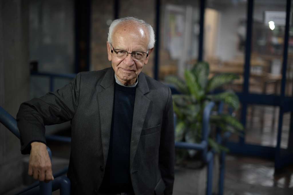 Sacerdote jesuita, defensor de DD. HH. e investigador del Centro de Investigación y Educación Popular (CINEP).