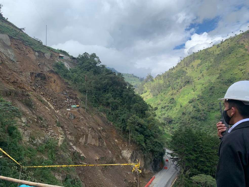 Los vehículos particulares no pueden transitar por el túnel de la Línea.