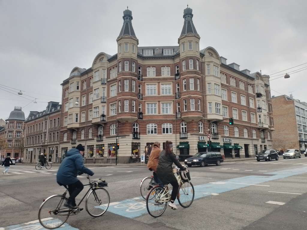 La bicicleta es el principal medio de transporte en Copenhague.