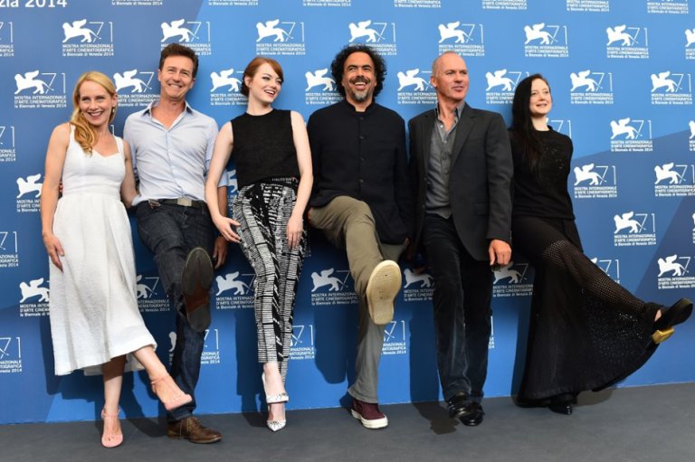 Alejandro González se lleva los aplausos en Venecia con «Birdman»