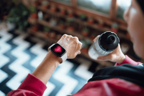 ¡Insólito! Una mujer descubrió que estaba embarazada por su reloj inteligente