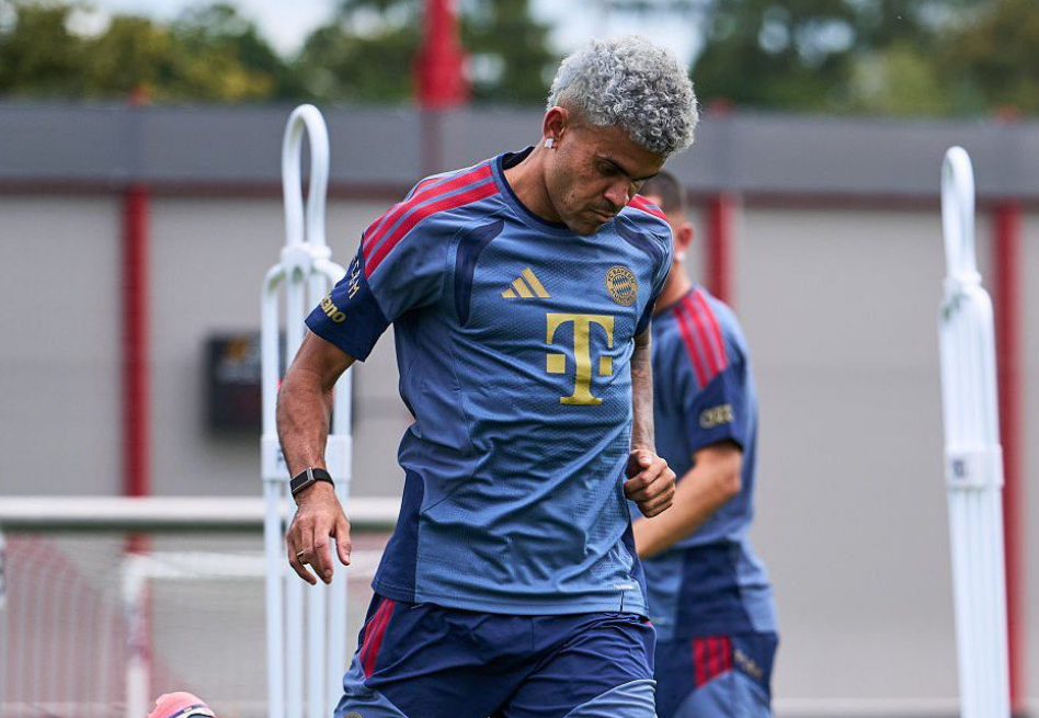 Luis Díaz regresó a Bayern Múnich con nuevo peinado: así se alista para la Supercopa alemana