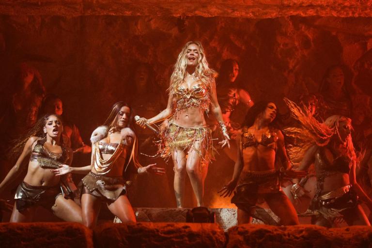 Karol G anuncia gira mundial ‘Tropicoqueta Tour’ en Coachella 2026 y desata expectativa