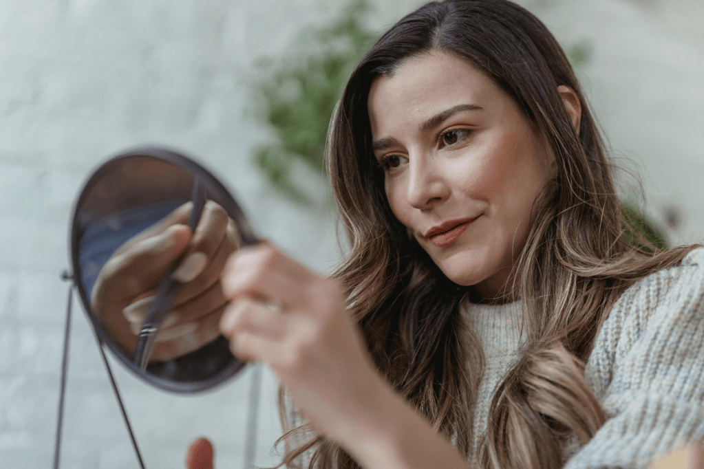 Maquillaje en tendencia 2025.