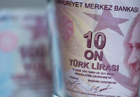 Presidente de Turquía le pidió a su pueblo confiar en la lira