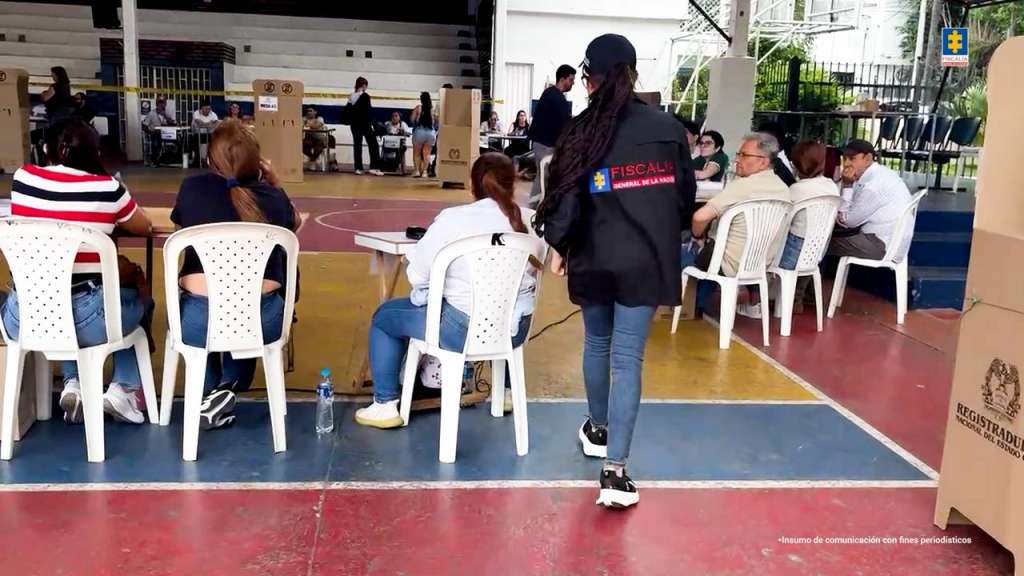 La Fiscalía aseguró que hay otras 12 personas capturadas por delitos como homicidio, concierto para delinquir, tráfico de estupefacientes, hurto, violencia intrafamiliar, acceso carnal abusivo con menor de 14 años y acceso abusivo a sistema informático.